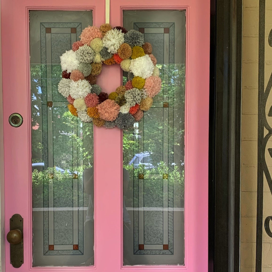 pom-pom Christmas wreath
